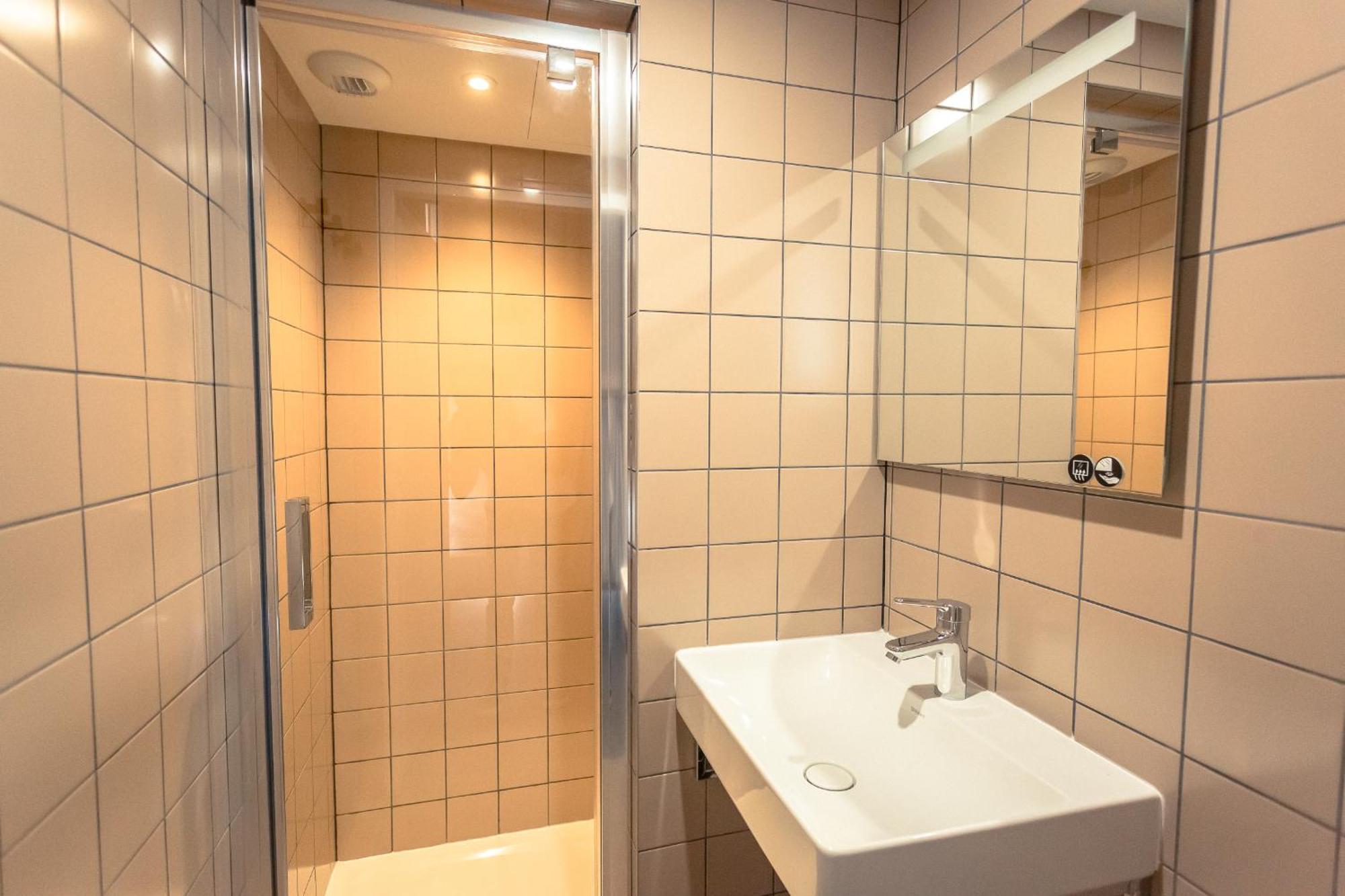 Jost Hostel Le Havre Centre Gare ภายนอก รูปภาพ